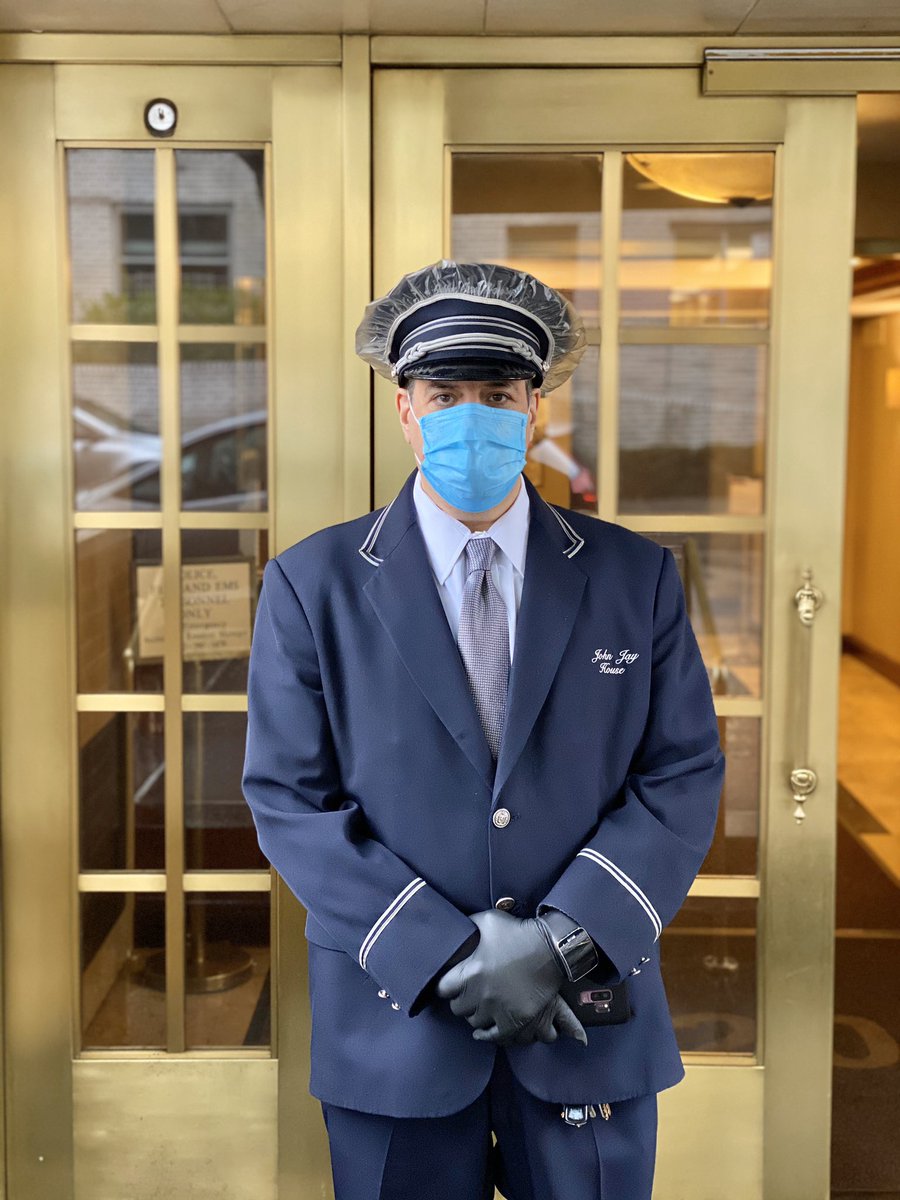 SilSterinPensel's tweet photo. Hoy en USA se honra a los porteros, empleados d limpieza y demás trabajadores d edificios que, en tiempos d #pandemia, son más esenciales q nunca Ellos también ponen el cuerpo en la batalla contra el #Covid19 y están expuestos #BuildingServiceWorkers #AppreciationDay @32BJSEIU https://t.co/iDWQ20hP5X