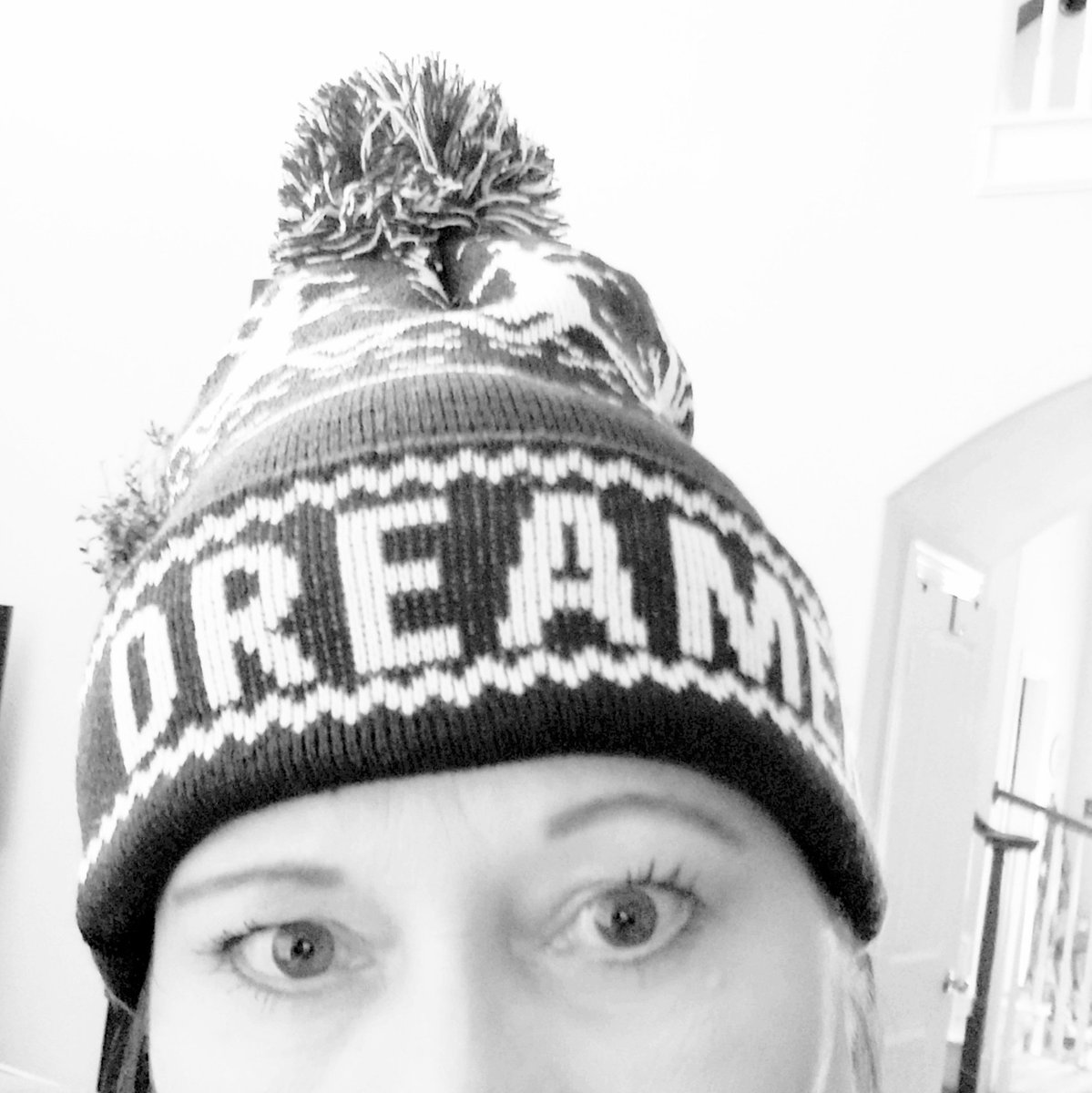 Kelly Wallis tweet media