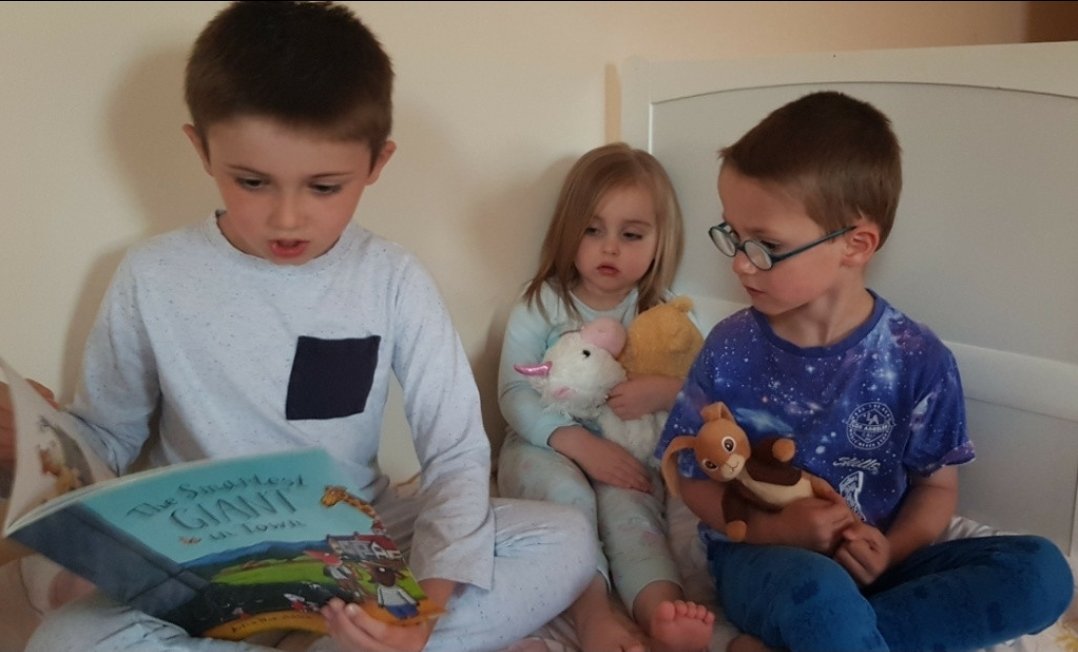 StRonansPS1's tweet photo. Story time... #SchoolsOpenVirtually #BuildingOurVirtualStRonans #ReadingChallenge https://t.co/ie4RRFjIlT