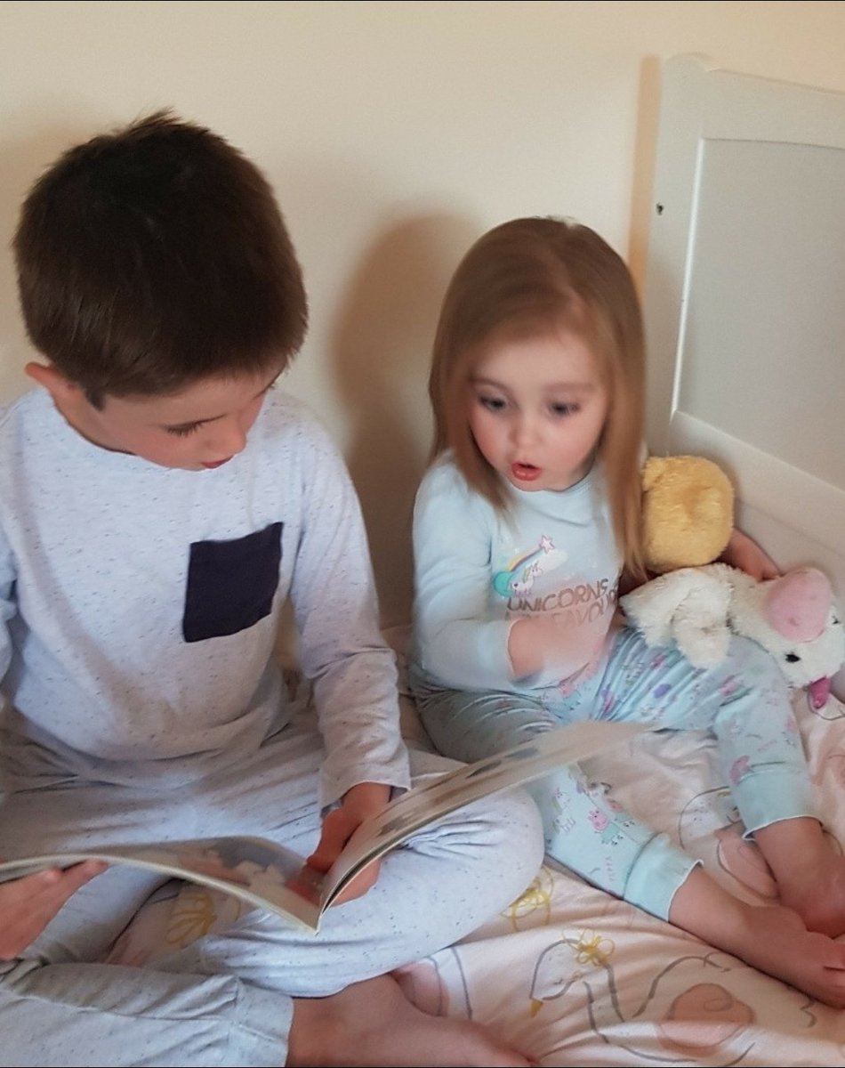 StRonansPS1's tweet photo. Story time... #SchoolsOpenVirtually #BuildingOurVirtualStRonans #ReadingChallenge https://t.co/ie4RRFjIlT