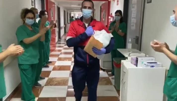 alicanteplaza's tweet photo. El Hospital General de Alicante da el alta a su último paciente con Covid-19 https://t.co/MtygsE7XJ5 https://t.co/to55L1mHlk