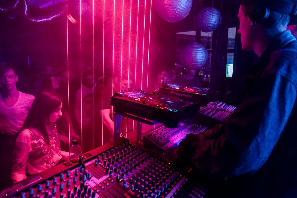 DJCoursesOnline's tweet photo. #FunFact: Laidback Luke is a long-time practitioner of kung-fu, more specifically Choy Li Fut, and he has received more than a handful of medals to prove it!
.
.
#DJs #EDM #DanceMusic #DJing https://t.co/sMhO2whcar