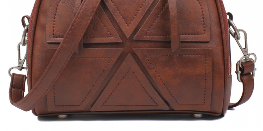 trendybagss.com Fashion Designer Leather Women's Handbag - Brown#purses #brownbag #brownwallet #leatherbag #vintagebag #vintagewomenbag #womenbag #womenleatherbag #womenvintage