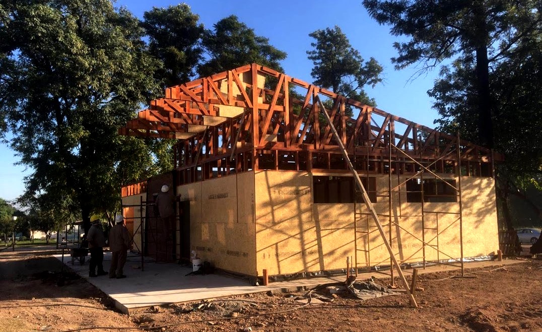 Construcción eficiente: el sector foresto-industrial brindó una rápida respuesta al sistema sanitario chaqueño
#Chaco #industria #COVID19 <a href="/jmcapitanich/">Jorge Capitanich</a> <a href="/LEBasterra/">Luis Basterra</a> 
NOTA: bit.ly/3fimeJz