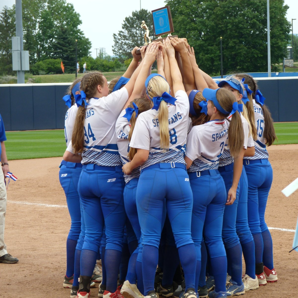 WestmorelandSN's tweet photo. Westmoreland County Teams of the Decade: 2017 Hempfield Area Spartans Softball. https://t.co/pAweyYi9pc https://t.co/XDZFPNmtJ9