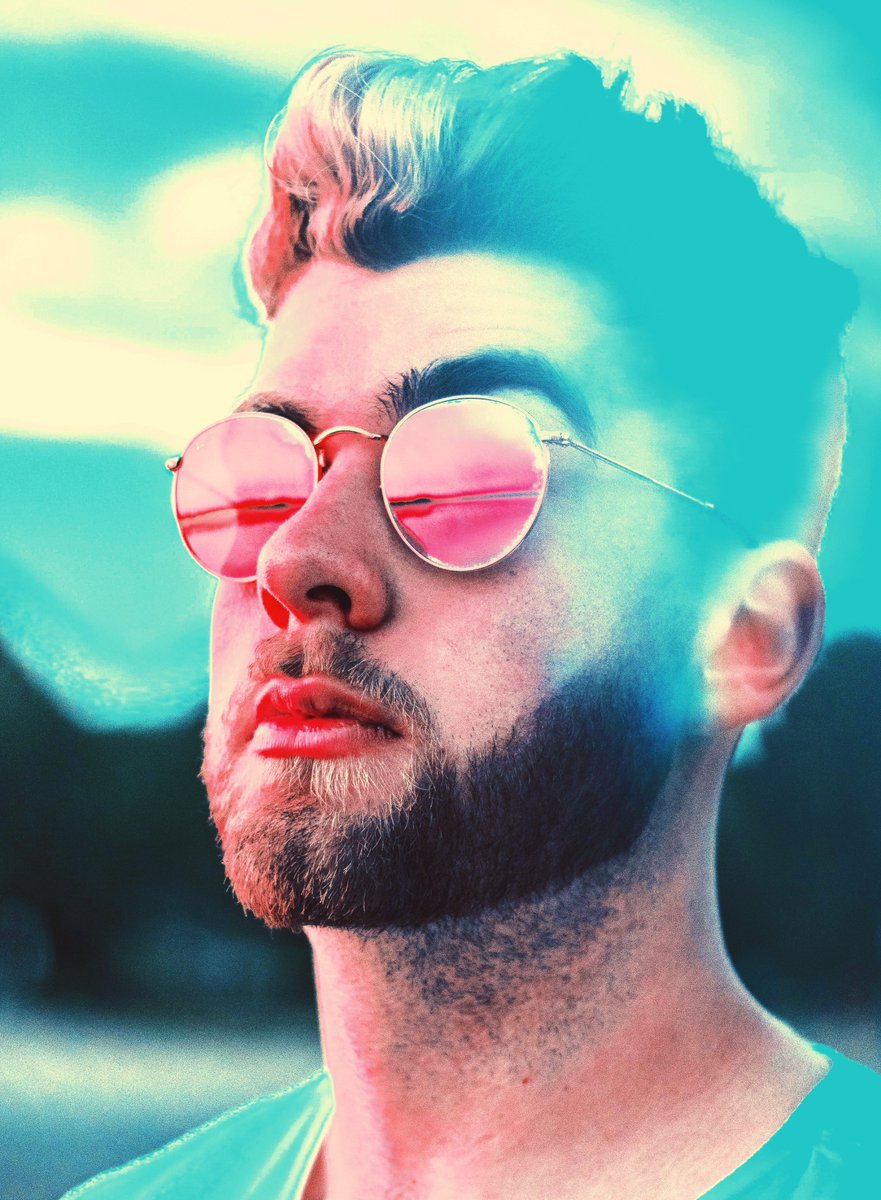 RecoloringApp's tweet photo. Best photo filters by ReColoring App!!! #digitalart #art #portrait #illustration #animation #anime #photoediting #recoloringapp #recoloring #VisualArt #watercolorpainting #Drawing #sketch #painting #animation #watercolorpainting https://t.co/mIG8YJPpUb