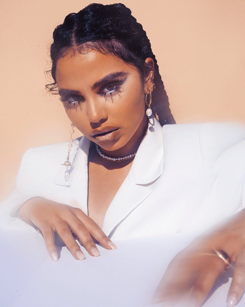 thescottedit's tweet photo. A Star! Feat @natweaves 🤍
Makeup by @thescottedit 
Shot by @thekombucci https://t.co/1k4jqnRdwH