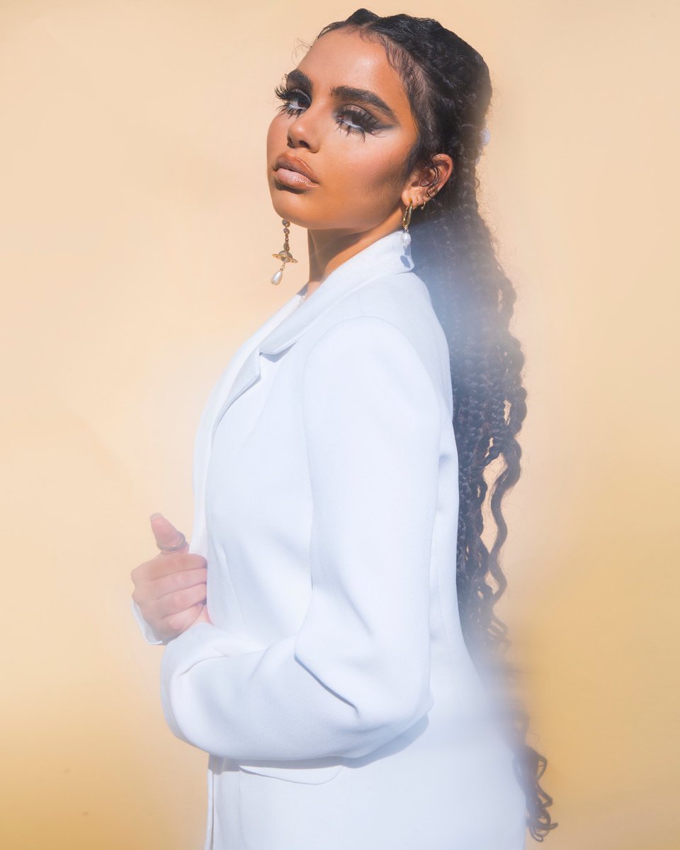 thescottedit's tweet photo. A Star! Feat @natweaves 🤍
Makeup by @thescottedit 
Shot by @thekombucci https://t.co/1k4jqnRdwH