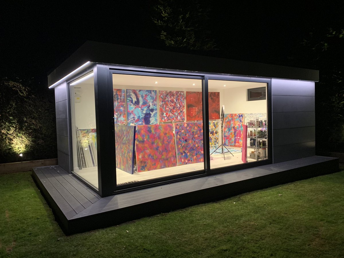 rcamilleriart's tweet image. 🌈🔒 

#lockdown #lockdowncreations #studiofix #artstudio #artdisplay #artcreation #studioshot #artinstudio #isolationcreations  #creativehub #studiotime #stayhomeandcreate #keepcreating #studiospace