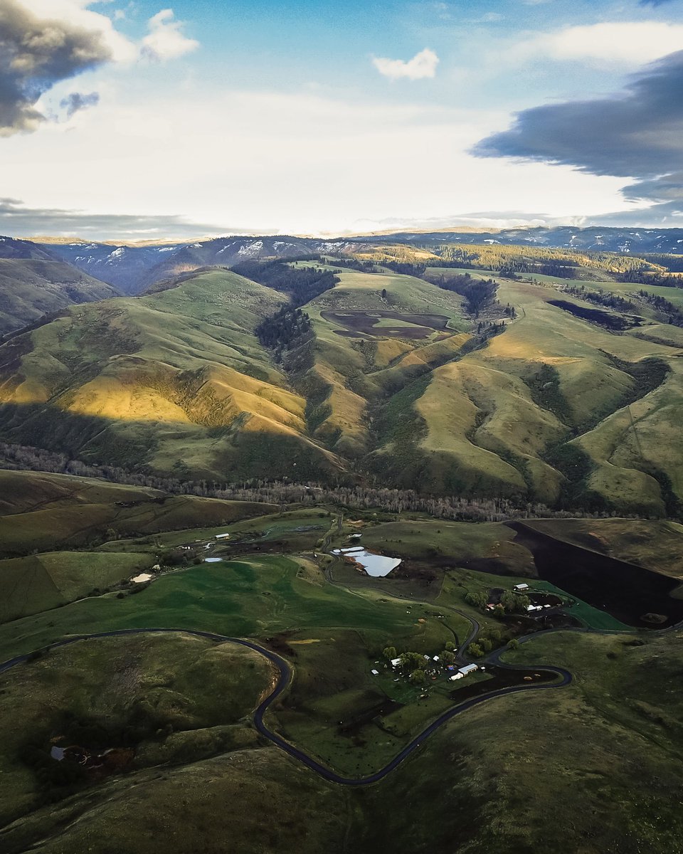 ToastyHug's tweet photo. Can you believe this is idaho? https://t.co/98Mh94cvo3
