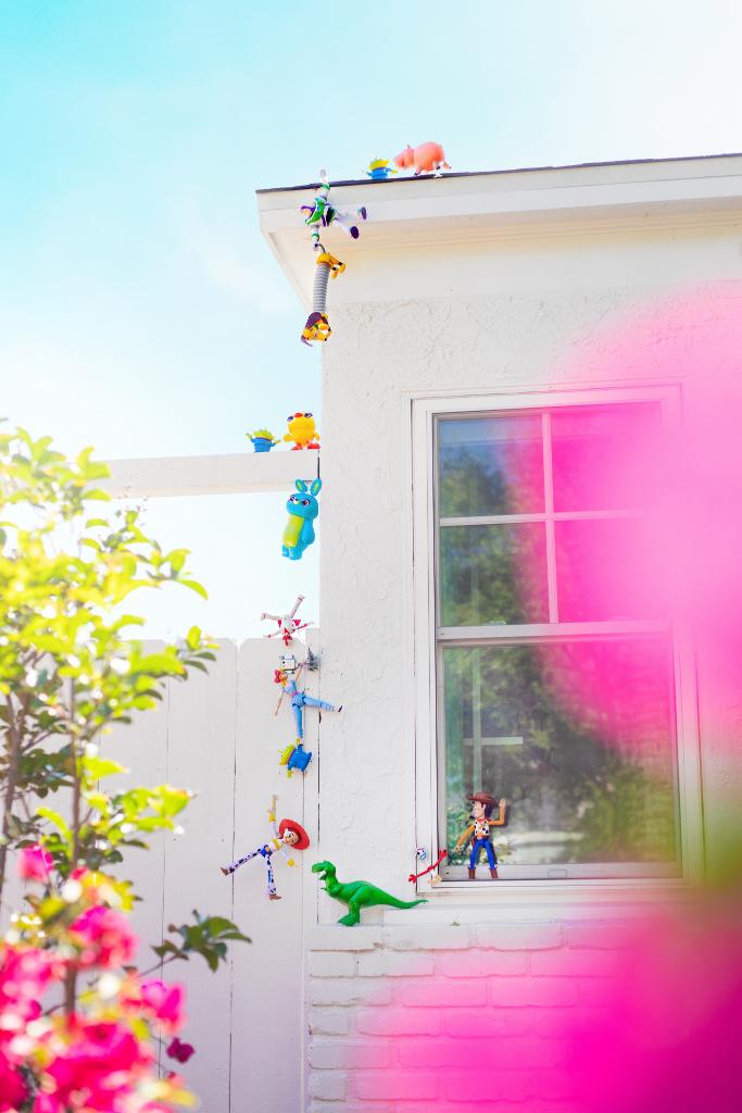 Pixar's tweet photo. "Andy's coming!" 😱
📸: @StudioDIY https://t.co/8ksxS2qtta