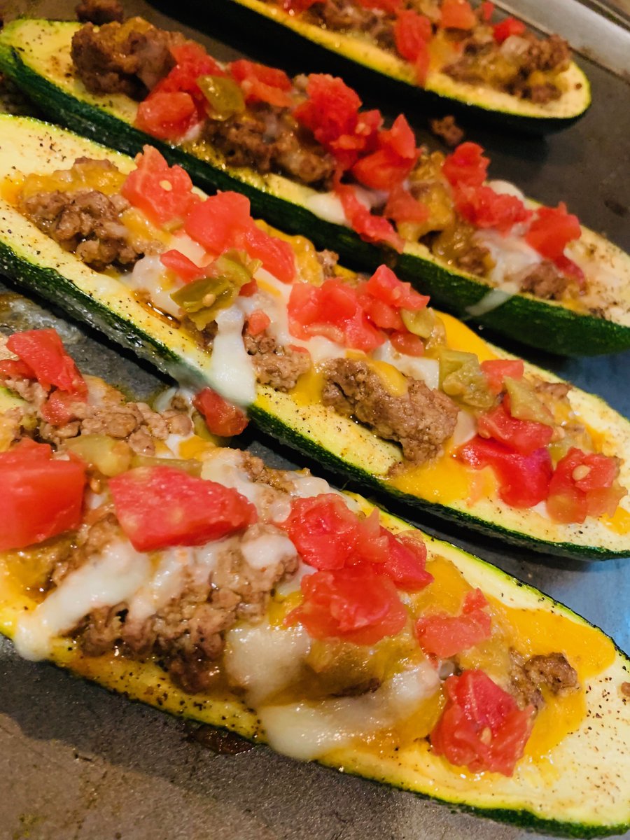 cookingeffect's tweet photo. Happy Cinco de Mayo! 🎉🎊 What are the odds that #CincoDeMayo would fall on #TacoTuesday?🙌🏾 😋🌮 We've basically been training our whole lives for this and the day has arrived! I whipped up my own little #cincodemayo spread at home. https://t.co/kEQUAhSKLL