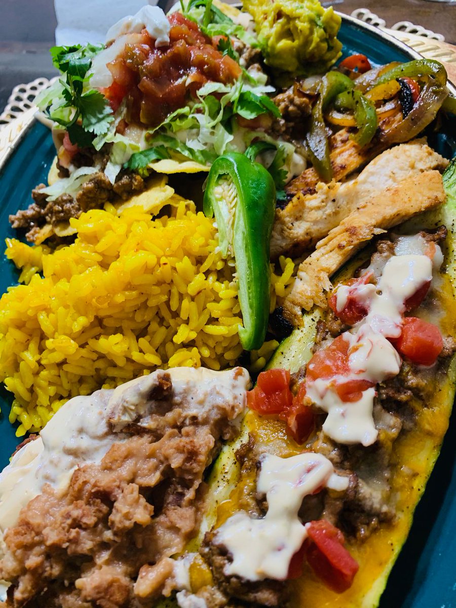 cookingeffect's tweet photo. Happy Cinco de Mayo! 🎉🎊 What are the odds that #CincoDeMayo would fall on #TacoTuesday?🙌🏾 😋🌮 We've basically been training our whole lives for this and the day has arrived! I whipped up my own little #cincodemayo spread at home. https://t.co/kEQUAhSKLL