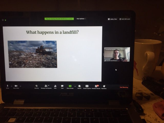 4sFantastic's tweet photo. What's up with waste and where does it go and what do we need to know? 
So many great learnings today with special guest speaker Danielle giving us the low down on landfills, compost and recycling in Calgary! The grade 4s are becoming trash masters! @FoothillsAC #onlinelearning https://t.co/eFAQY1Tu9W