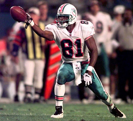 SportsGrid's tweet photo. Special edition of #FST as @CraigMish welcomes former #MiamiDolphins wide receiver @ojmcduffie81! 

The guys chat about #DonShula's legacy and what to expect from #TuaTagovailoa!

Watch here: https://t.co/H3edqpEtOW https://t.co/9Jt66WEatu