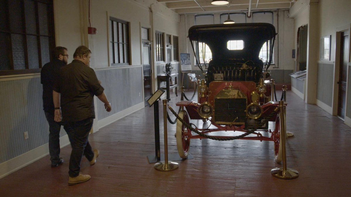 MMFFmagazine's tweet photo. In the new episode of @mikebrewer’s World of Cars, Mike tours Detroit in a Mustang GT350, taking in a broad sweep of auto history, from the birthplace of the Model T to a junkyard where wrecked cars find new life. Stream it NOW on the @MotorTrendApp 👉https://t.co/i1Tmn6ko8W https://t.co/yTgGFMpEFO