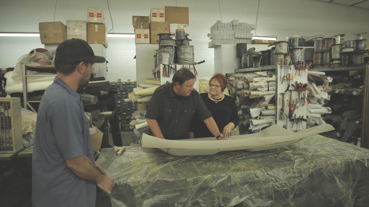 MMFFmagazine's tweet photo. In the new episode of @mikebrewer’s World of Cars, Mike tours Detroit in a Mustang GT350, taking in a broad sweep of auto history, from the birthplace of the Model T to a junkyard where wrecked cars find new life. Stream it NOW on the @MotorTrendApp 👉https://t.co/i1Tmn6ko8W https://t.co/yTgGFMpEFO