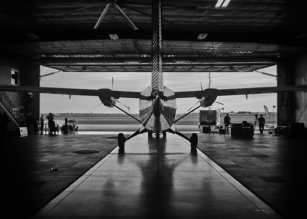 skydivecsc's tweet photo. The Twin Otter parked in the hangar at CSC. Photo by @skybuzz78 #JavierOrtizPHOTOGRAPHY #jophotovideo #twinotter #dhc6 #jumpplane #skydivecsc #skydive #skydiving #skydivers #chicago #adventuresports #adventure #extremesports #lifewithoutlimits #skydivingposts #skydivingrocks https://t.co/Xlo5YAW2eR