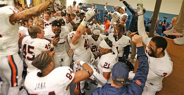 IllinoisRetro's tweet photo. What a year for the books! A 15-1 season. Retro bowl win. And a music bowl to top it off. That being said we are already making moves for season 3! Rumour has it Butkas hasn’t even slept yet and is still celebrating with the boys! https://t.co/E6NNKgnFWz