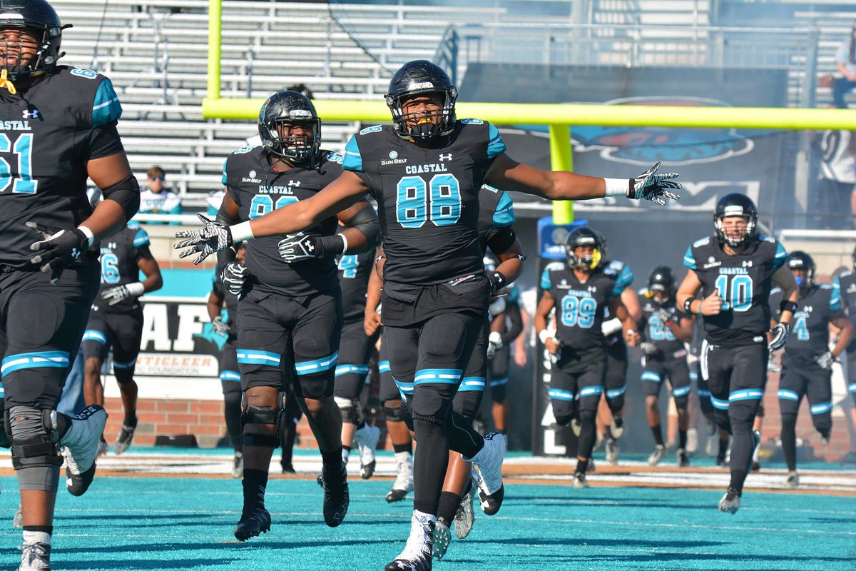 All glory to god‼️ after a great conversation with @Tony_TDUB I’m blessed to have earned an offer from coastal Carolina university #ballatthebeach @chadstaggs @MattPearceCCU @NCPreps @910Preps 
#fordalakes🖤
#power2win