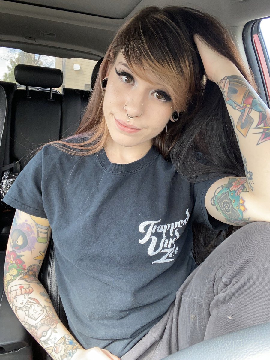 digitalprincxss's tweet photo. Same but slightly different 
The lighting in my car is just A+ https://t.co/iRBznGlS0Y