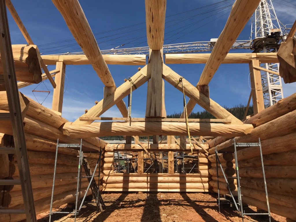 tk_martin82's tweet photo. Roof logs and trusses are up on this home headed to Saskatchewan. Had a little photo shoot with the guys who built it while maintaining social distancing protocols 😜

#timberkings #loghomes #logtruss https://t.co/q23yfSXnxt