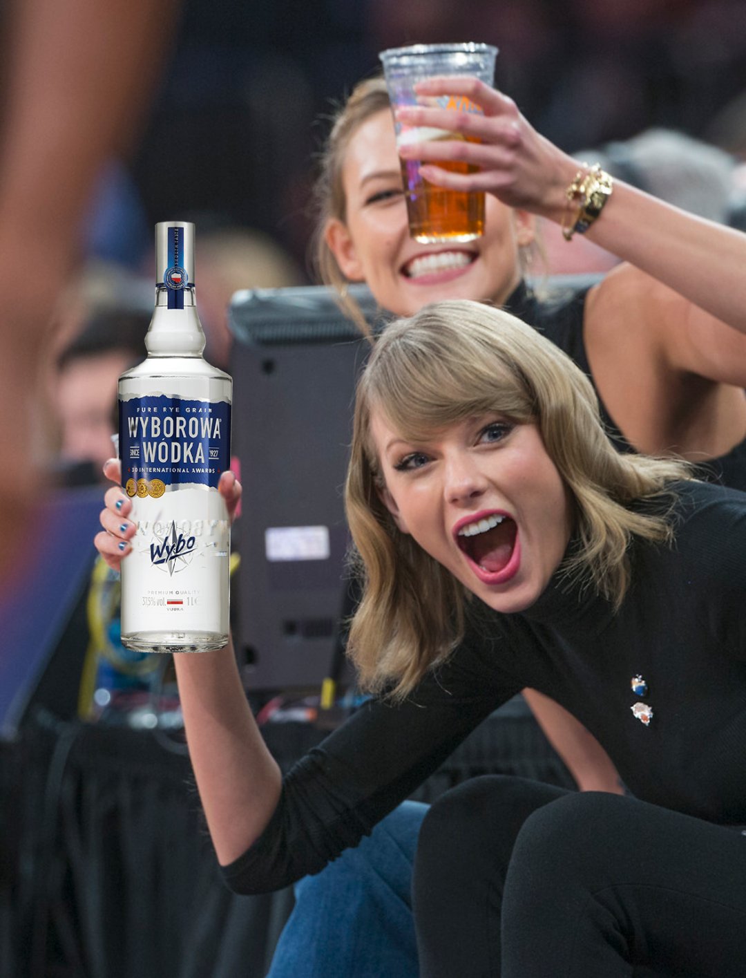 Coralisa✌🏻 on X: "Taylor Swift holding a bottle of alcohol: A thread If  you want Taylor holding your favorite kind of alcoholic drink or bottle  send me a picture under this thread