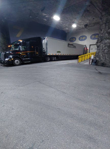 WilsonDriven's tweet photo. Matthew Wendt is looking good in the Springfield, MO Underground!
Where is everyone else today?
#WilsonLogistics #WLOfficeViews #Trucking #TruckDriving #TruckDriver #CDL #CDLDriver #ClassA #ClassADriver #Springfield #SpringfieldUnderground #Caves https://t.co/niufMQuDSq