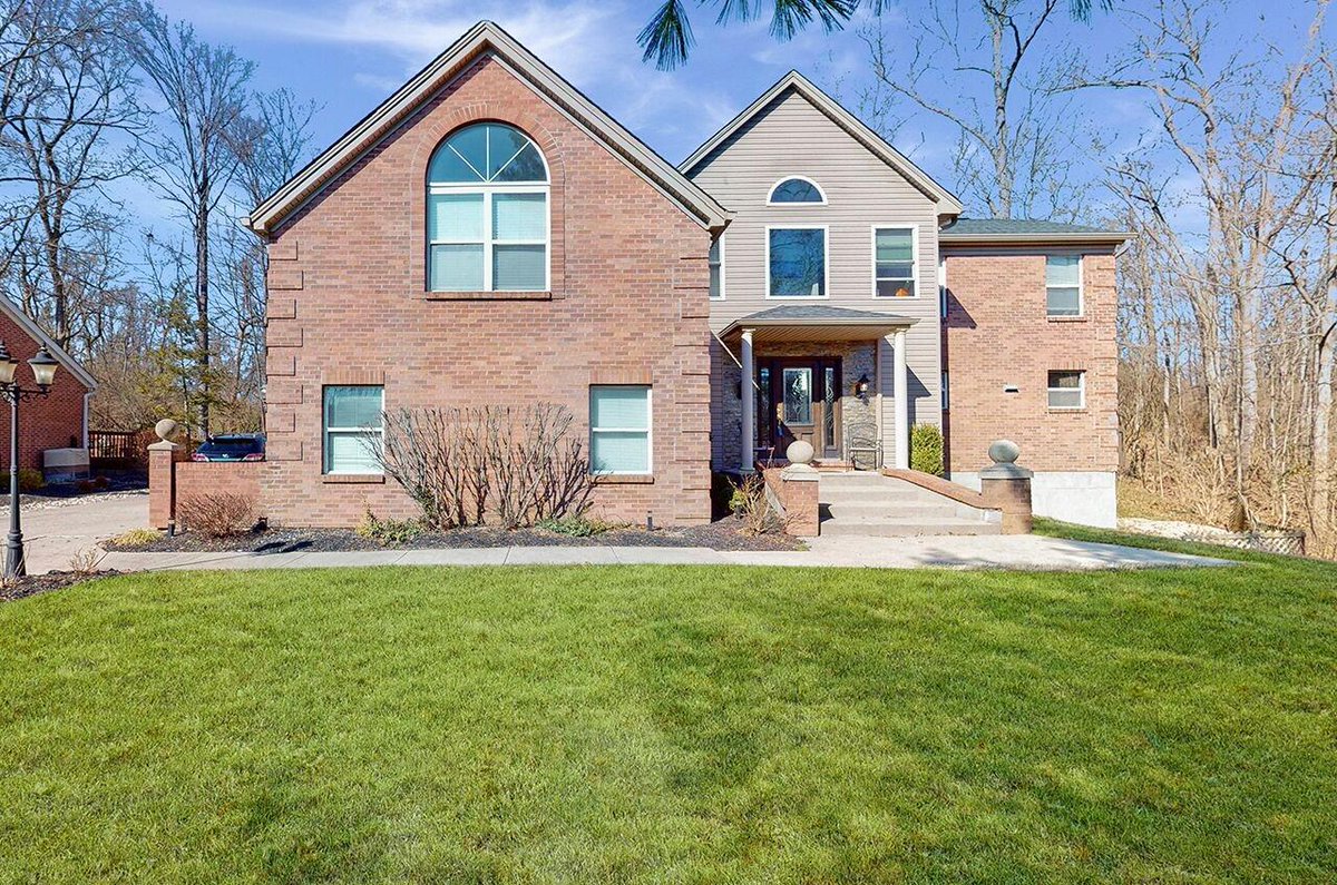 kurtlamping's tweet photo. See a virtual tour of my listing on 3810 Ridgedale Drive #GreenTwp #OH #realestate https://t.co/gJc8FbEDsV https://t.co/dPgDgmGO5e