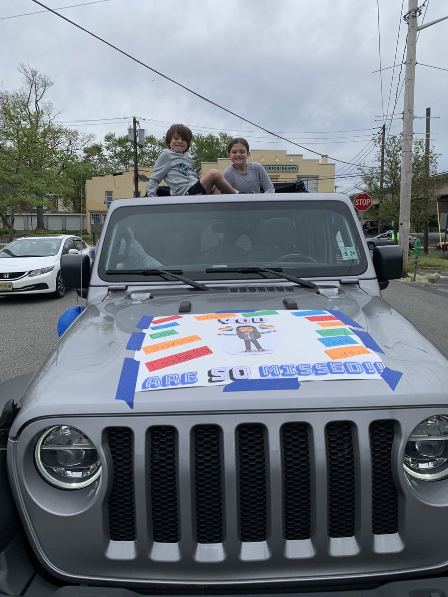 English_Colls's tweet photo. Sharp car parade today !!! It was SO wonderful to see all the students beautiful faces!! Emotional too!!
#missthem @CollsSharp #collsedu #preschoolpenguins https://t.co/NwioHoPuvy