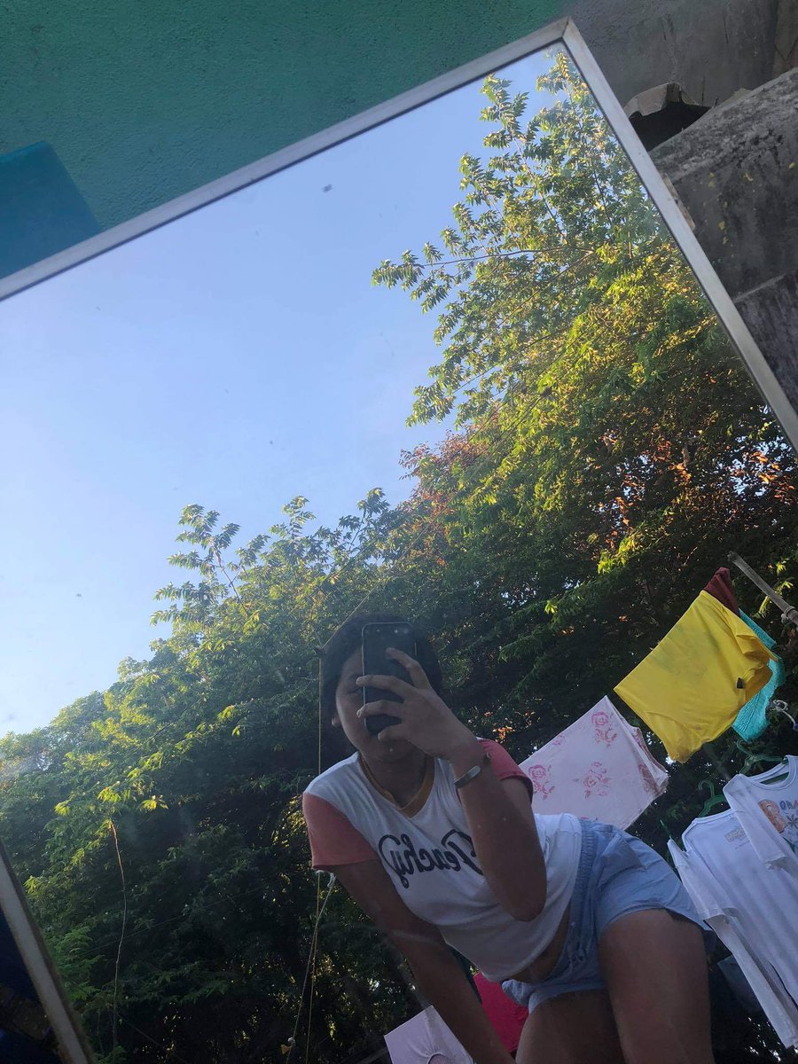 vanessabeauty31's tweet photo. Dirty Mirror https://t.co/wsj0oarWd0