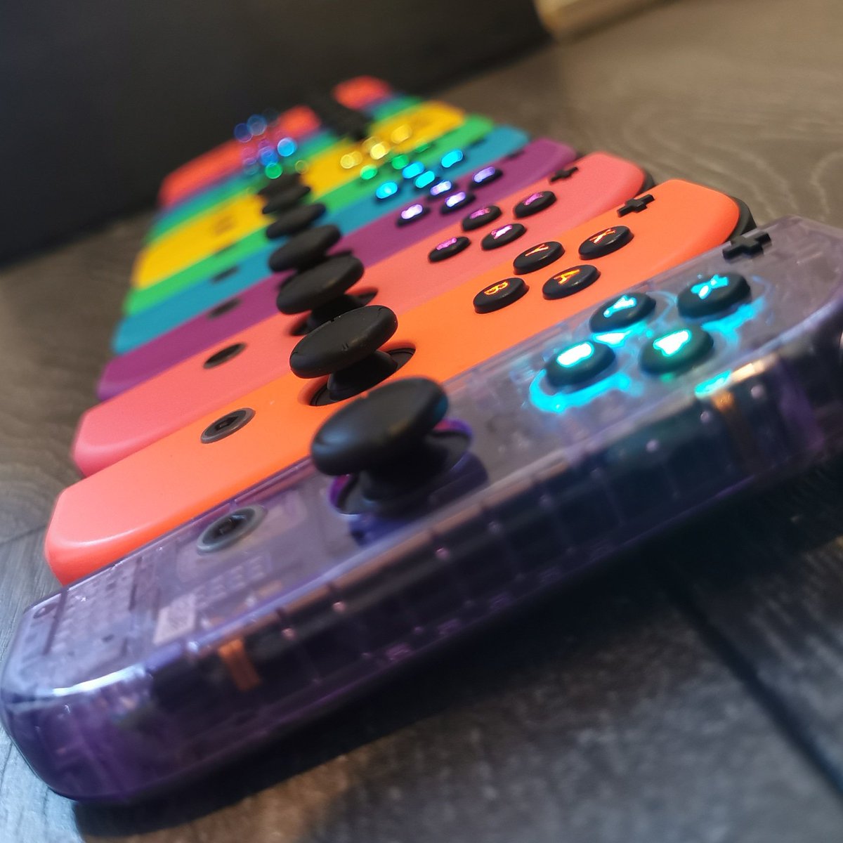 LestatsMods's tweet photo. New images over Instagram @lestatsmods as always
#nintendo
#NINTENDOSWITCH
#joycons
#joycon
#joyconmods
#joyconmod
#rgb
#gamer
#gamergirl
#gamerboy
#lestatsmods
#gaming
#nintendoswitchgames https://t.co/yYSvEQ9o6H