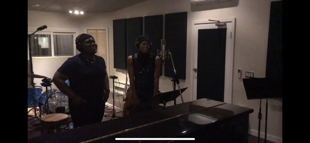 richaucoin's tweet photo. 2 singers left to share who are all over the new LP. @tarikhenryhotm1 is the bedrock of the harmonies. such a phenomenal singer. here’s a vid of him and the amazing @ImJamesBaley i think laughing at the fact that their harmony for the bridge of #HowItBreaks is just one note. https://t.co/lLJvzNbTLE
