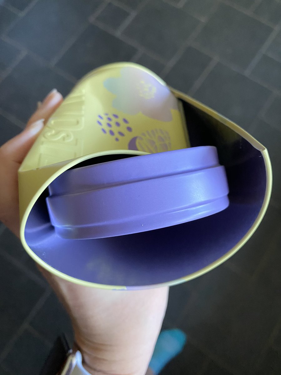UncorkedJen's tweet photo. @DAVIDsTEA how do we get these replaced? They arrived this way. #crushed https://t.co/vNnGAFHEmF