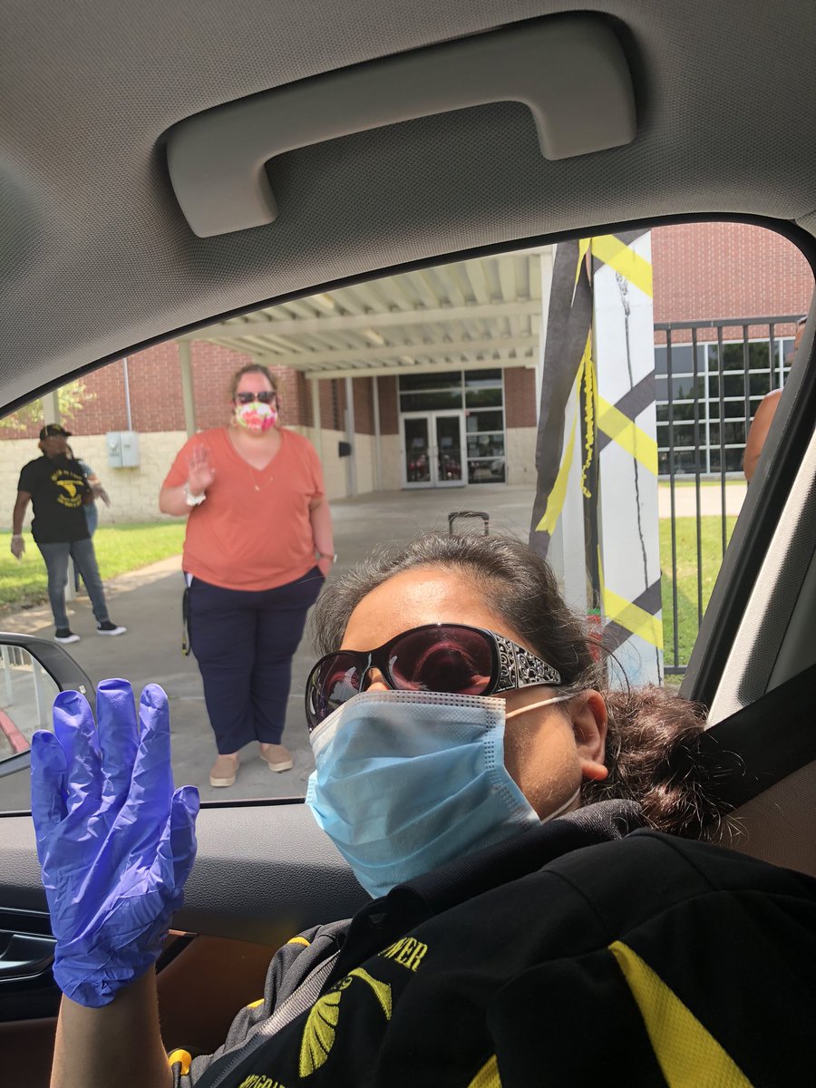 MohulSuch's tweet photo. Teacher Appreciation Day Treat from Our Principal... thank y’all 🥰🥰🥰 https://t.co/E4DmNUT8No