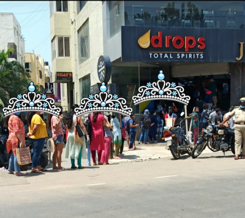 GulbargaTemper1's tweet photo. Yeh hain bhole-bhaale #Sharaabi, 

Yeh kahan phailaayenge #Bimaari, 

Yeh aakhir hain nahin #Jamaati, 

Is liye toh khaamosh hain #Dalaali. 

                                     --@irenaakbar

#GodiMedia #MediaVirus #GodiMedia_ShutUp https://t.co/uOwufZBI04