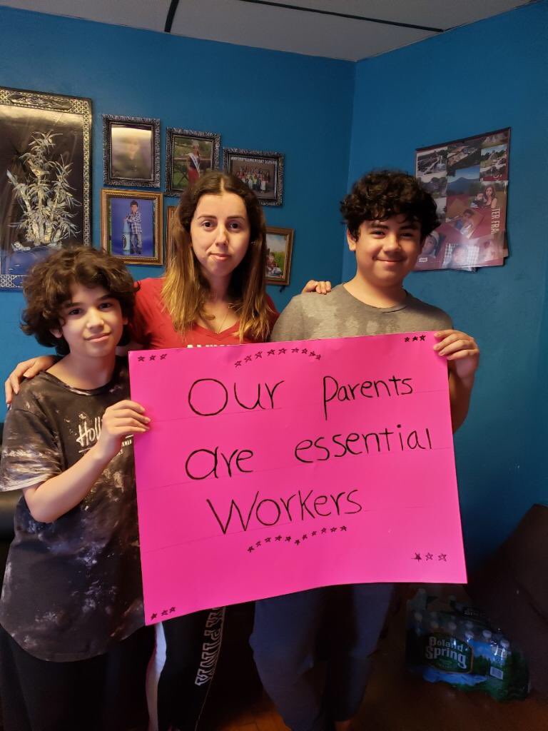 32BJSEIU's tweet photo. Another set of heartwarming messages from the children of our @32BJSEIU members! 💌
#ThankEssentialBuildingWorkers https://t.co/GNsYgTJ4hF
