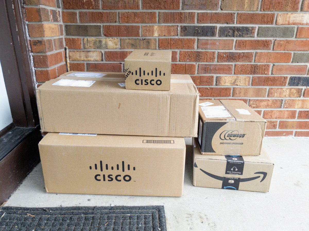 BeardedTechDude's tweet photo. Ah the first half of my network upgrade has arrived! Going to need to put it back together so I can upgrade it though!

#cisco #meraki #networking #miniDC #BasementDC #tplink #mgig #10gb #upgrade #switch #router #networkengineer #wifi #wifi6 #beardedtechguy #SpecialDelivery https://t.co/d29KWRjaWv
