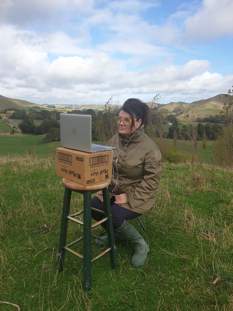 lindy_nelson_'s tweet photo. Number 8 wire thinking, the ends us agri folk go to to get a good shot for TV. @Breakfaston1 @JohnJCampbell. https://t.co/vpXj9Qh7hL