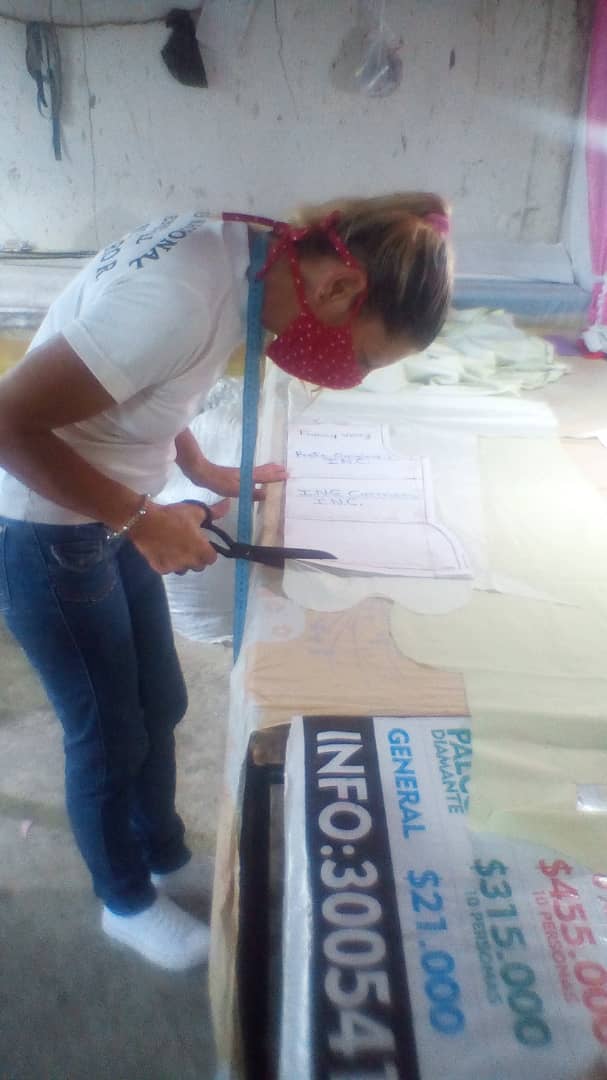 CarmenCarreroS's tweet photo. #4May #IncesTextilParamillo #Tachiran continúa formación a distancia, Munic. Independencia #PanDeAzucar  Partíc. Francy Vélez elabora patrón para confección de camisa dama, Curso Confección camisa Damas y Caballeros (186 horas), FELICITACIONES MTP Omaira Lizcano por su gran labor https://t.co/EgcLeXirOe