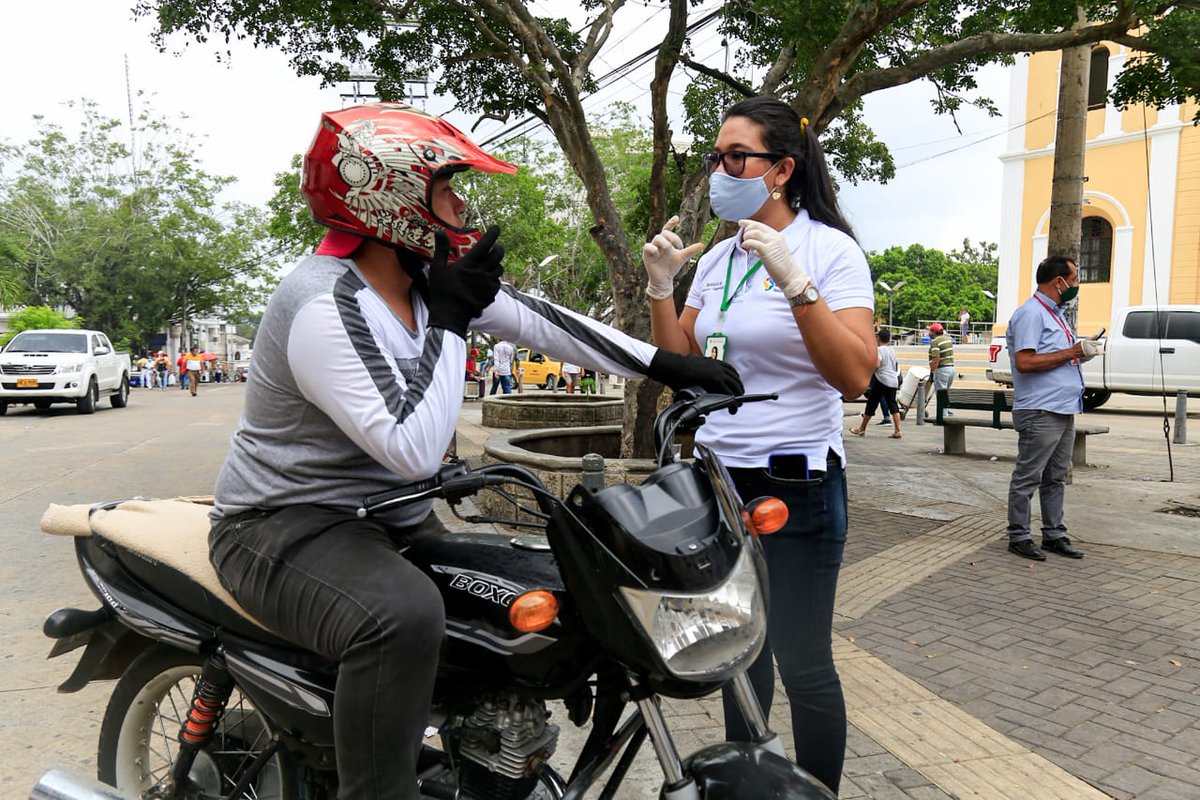 andresgomezmtz's tweet photo. Trabajamos para que el #covid_19 no se propague en la ciudad. Por eso hemos impuesto 2.328 comparendos a personas que han incumplido el aislamiento preventivo obligatorio. Vamos a seguir cumpliendo con las medidas preventivas si queremos mantener a #Sincelejo libre del virus. https://t.co/ZdC9dvdBnw