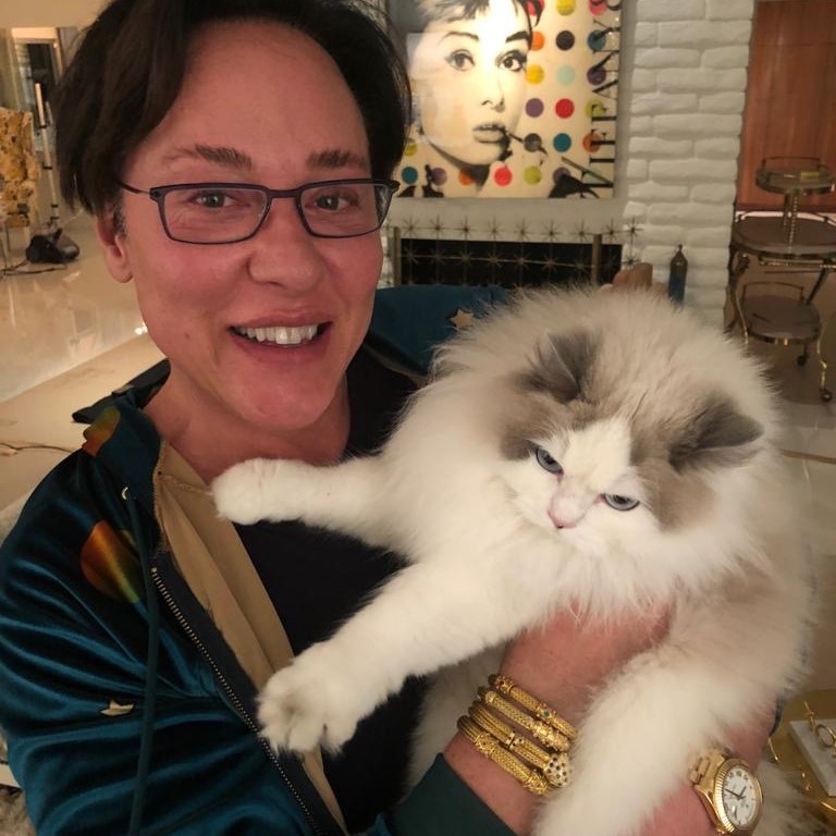 tvsn's tweet photo. Look who's back!! @skinncosmetics Dimi and his beautiful cat Ruby! 😍 😍 😍 
.
.
.
#tvsn #skinncosmetics #dimitrijames #rubycat #lookwhosback https://t.co/FcFhw3eQ4t