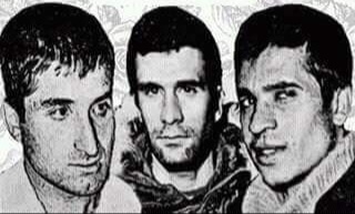 Yenilmişsem
Elim kolum bağlı
Boynumda yağlı ip
Gelip dayanmışsam
darağacına
Dudaklarımda yarın
Gözlerim yarınlarda
Kapılar kapalı
Tutulmuşsa gece
kapkara yollar
Bakmayacak mıyım yarınlara
Seslenmeyecek miyim
insanlara?"
Deniz GEZMİŞ

 #ÜçFidanÜçyürek