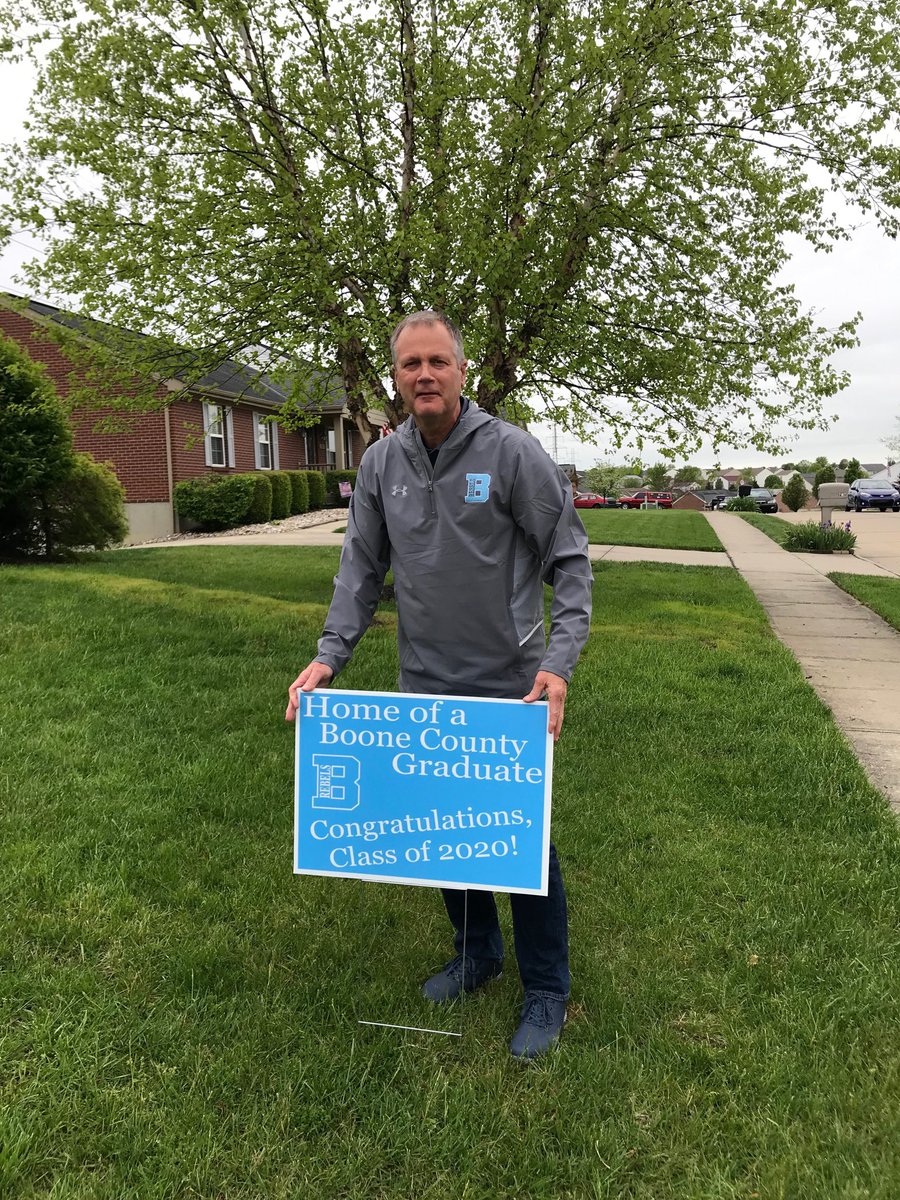 BCHS_Rebels1955's tweet image. They are coming Seniors!!   Delivering graduation signs!