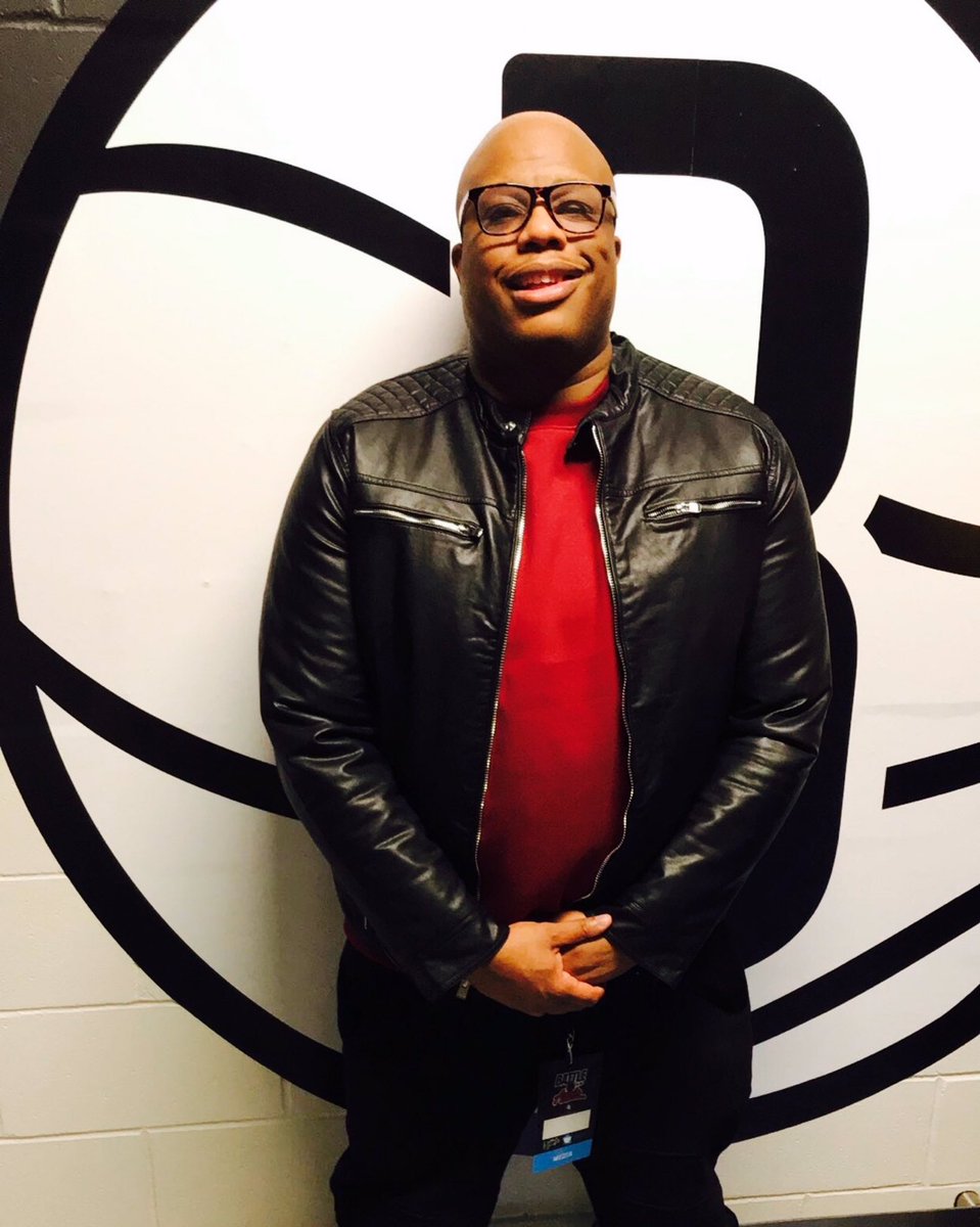 ScoopB's tweet image. #Credentialed 🏁💙🏁💙