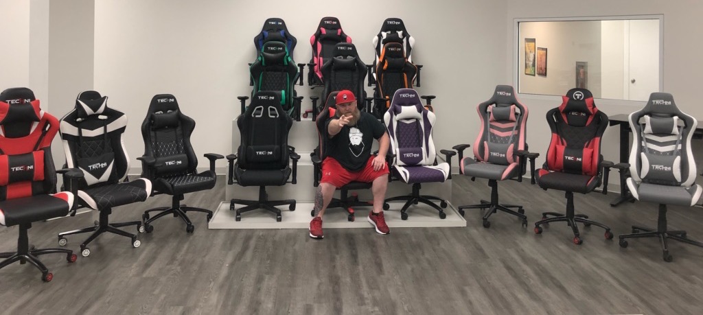 TBC and myself are giving away another Techni Chair! Enter to win now! Follow these steps >> gleam.io/efSxH/the-bear…  <a href="/TechniSport/">TechniSport</a> <a href="/WatchMixer/">Mixer</a> <a href="/Twitch/">Twitch</a>