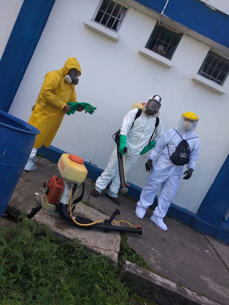 INPEC_Colombia's tweet photo. Usando diferentes técnicas se adelantan procesos de desinfección y protección en los Establecimientos Carcelarios del país. #InpecPreviene https://t.co/pm3aoTgx7n