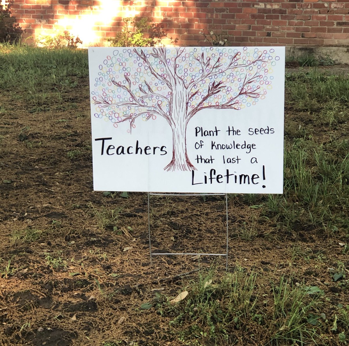 Arrowhead512's tweet photo. Showing our appreciation for our amazing teachers today! #arrowheadproud ⁦@theSMSD⁩ #TeacherAppreciationWeek2020 https://t.co/ukcLNAaUAQ