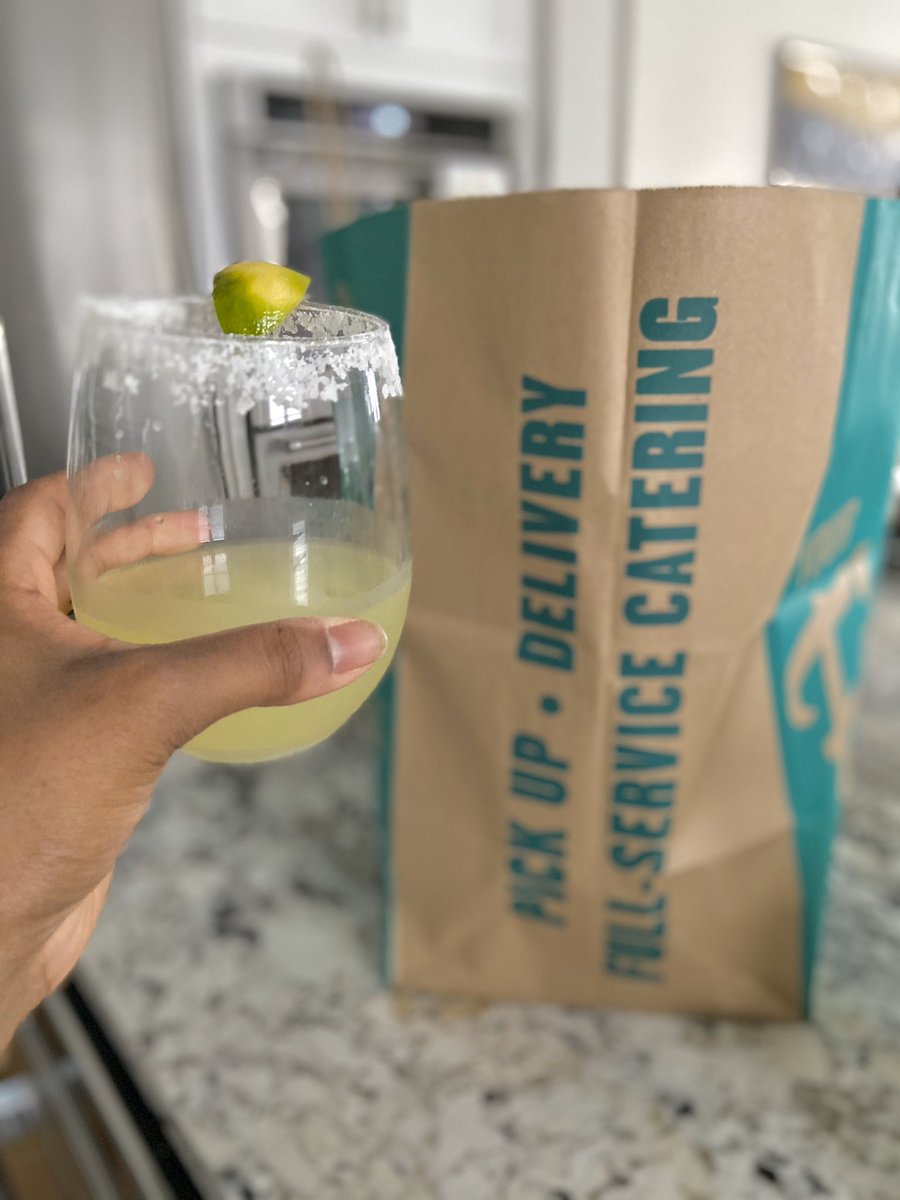 cijibhnee's tweet photo. Taco ‘bout a party @JoseCuervo #CincotoGo #CuervoContest https://t.co/eoorR4Z2YZ