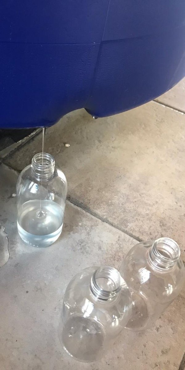 Coop_lajuanita's tweet photo. Sabemos que la higienización de manos es importante para combatir el #Coronavirus.
Gracias a #PortaHermanos, #ExpresoBicentenario y #MegaEnvases, lograremos entregar #AlcoholEnGel a #Comedores y familias de nuestro #JardínCIEL.

¡Gracias amigo #CarlosMarch por crear este puente! https://t.co/MZC9wLiR63